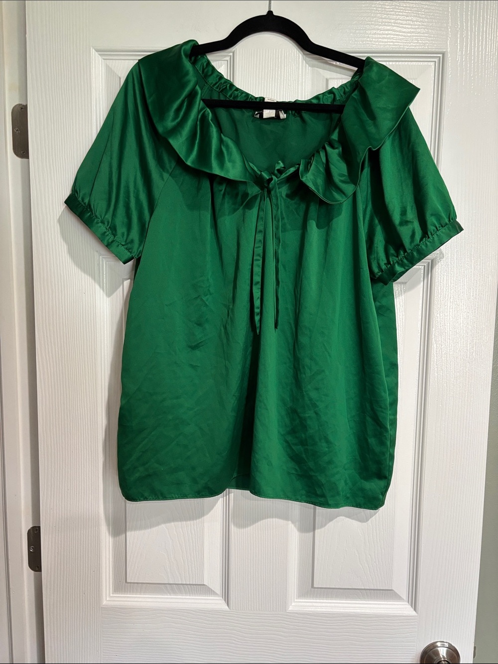 3/$20. LOFT Emerald Ruffle Collar Tie-Front Blouse